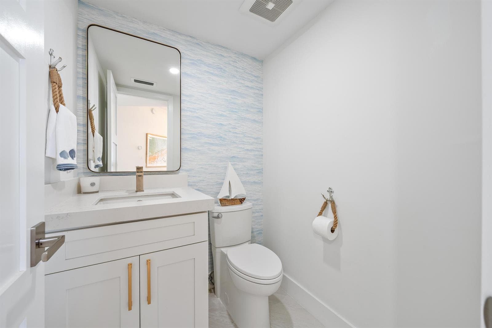 5250 N Ocean Drive 5s photo 16