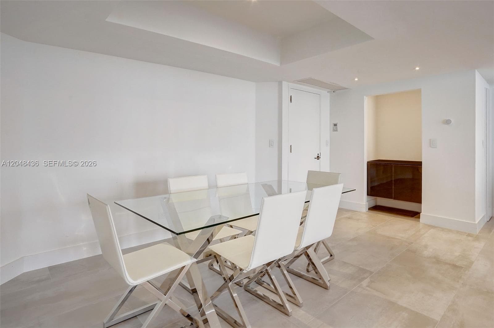 20191 E Country Club Dr 802 photo 5