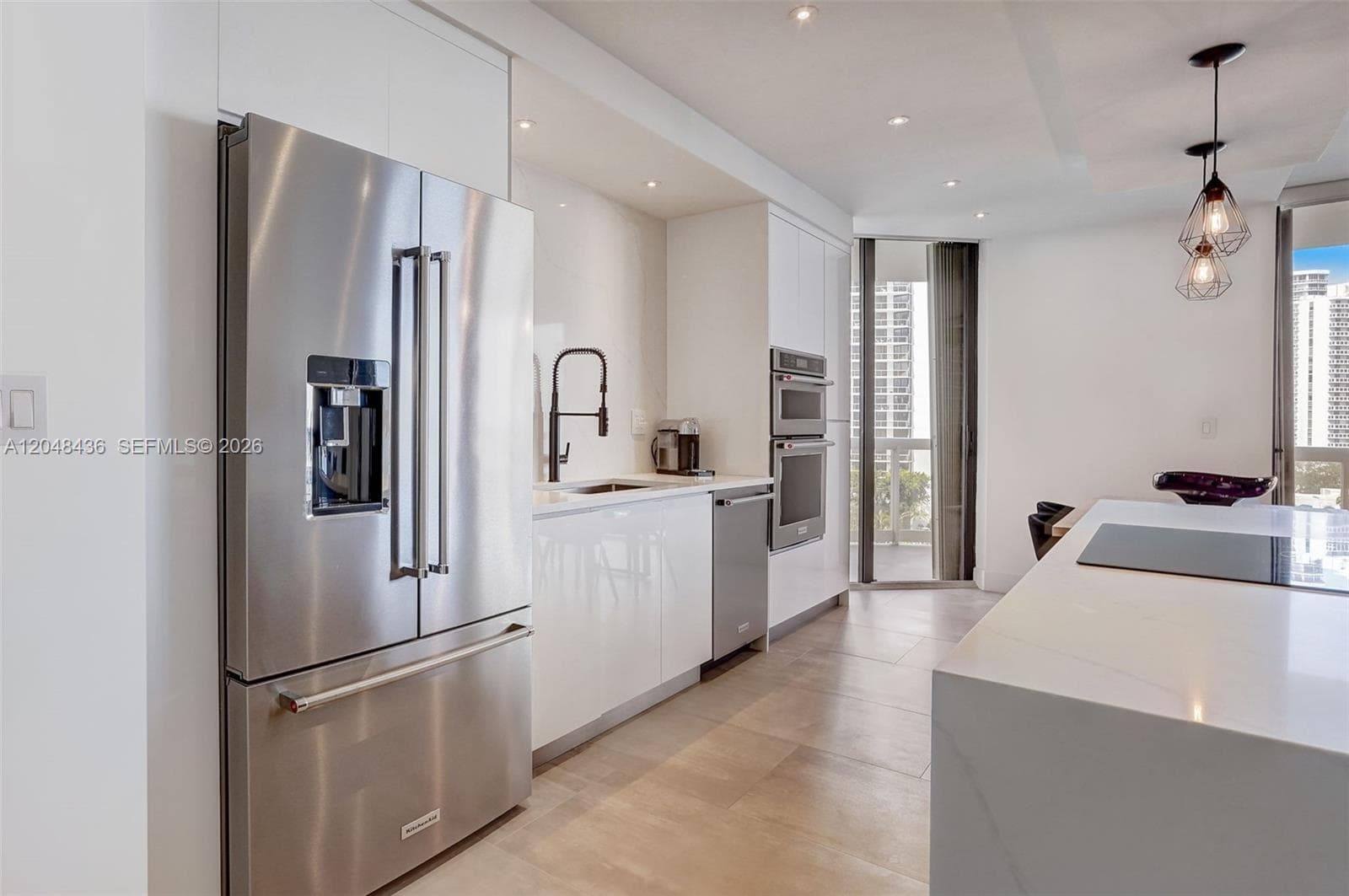 20191 E Country Club Dr 802 photo 9
