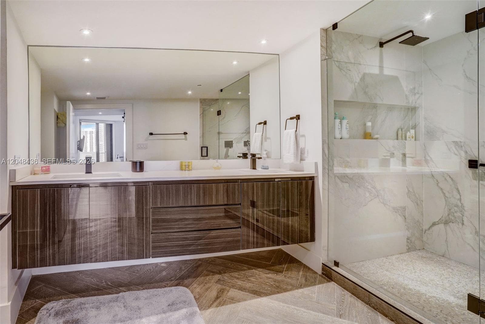 20191 E Country Club Dr 802 photo 21
