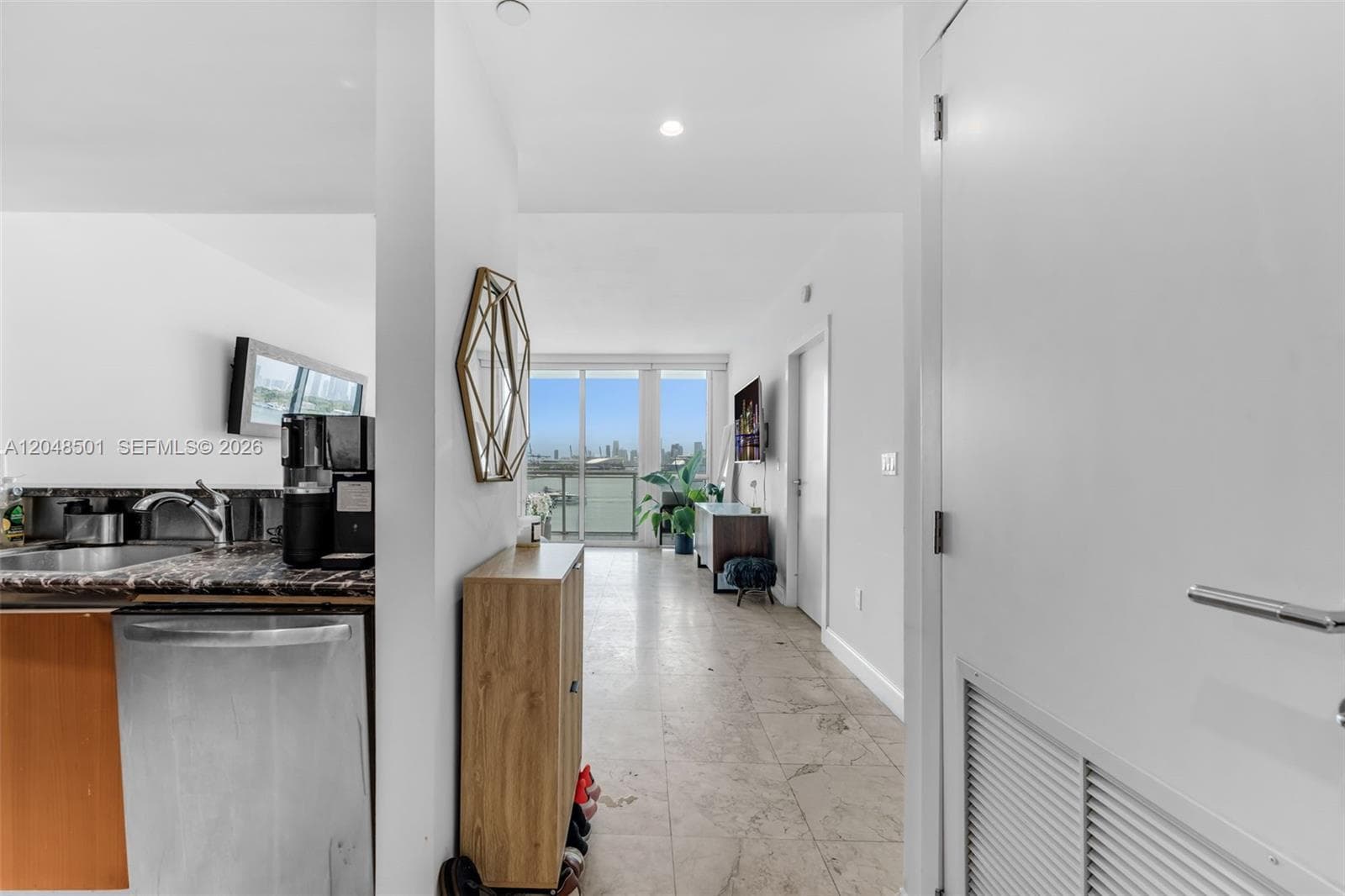 520 West Ave 604 photo 8