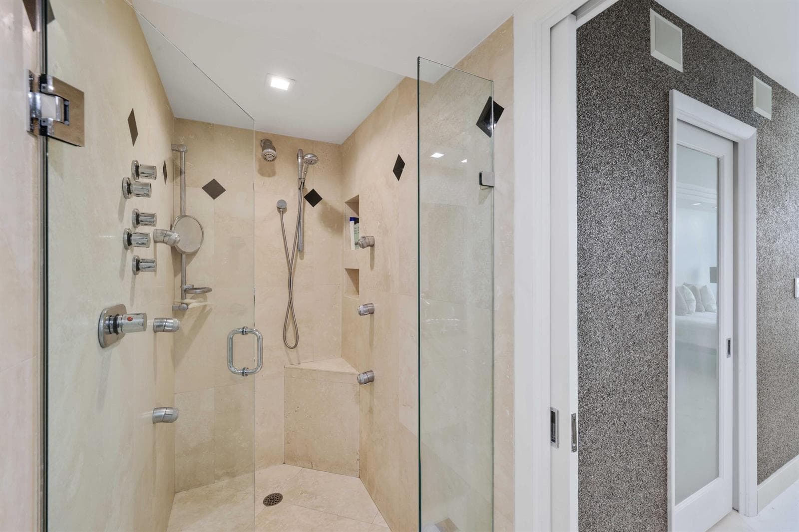511 Bayshore Drive 401 photo 17