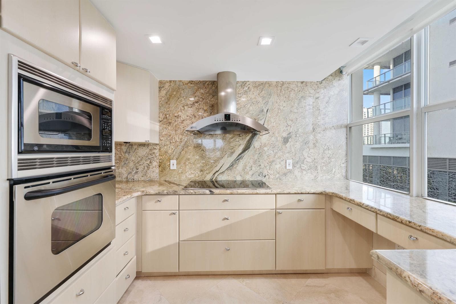 511 Bayshore Drive 401 photo 22