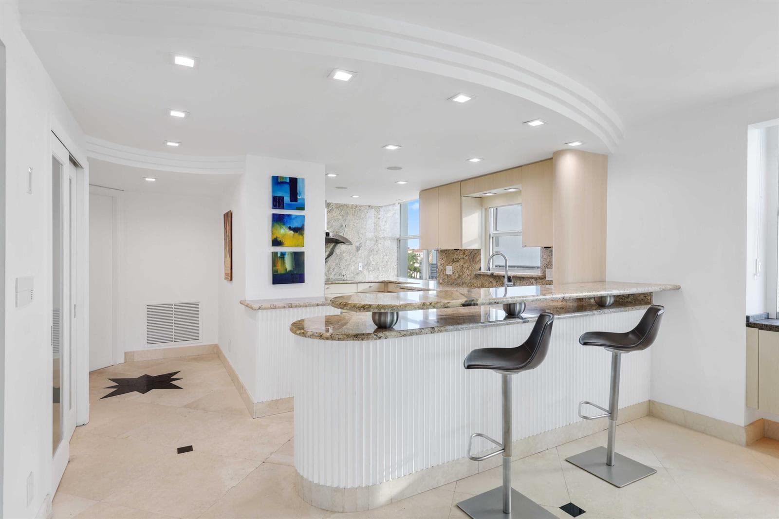 511 Bayshore Drive 401 photo 19