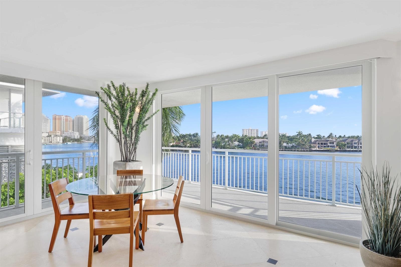 511 Bayshore Drive 401 photo 8