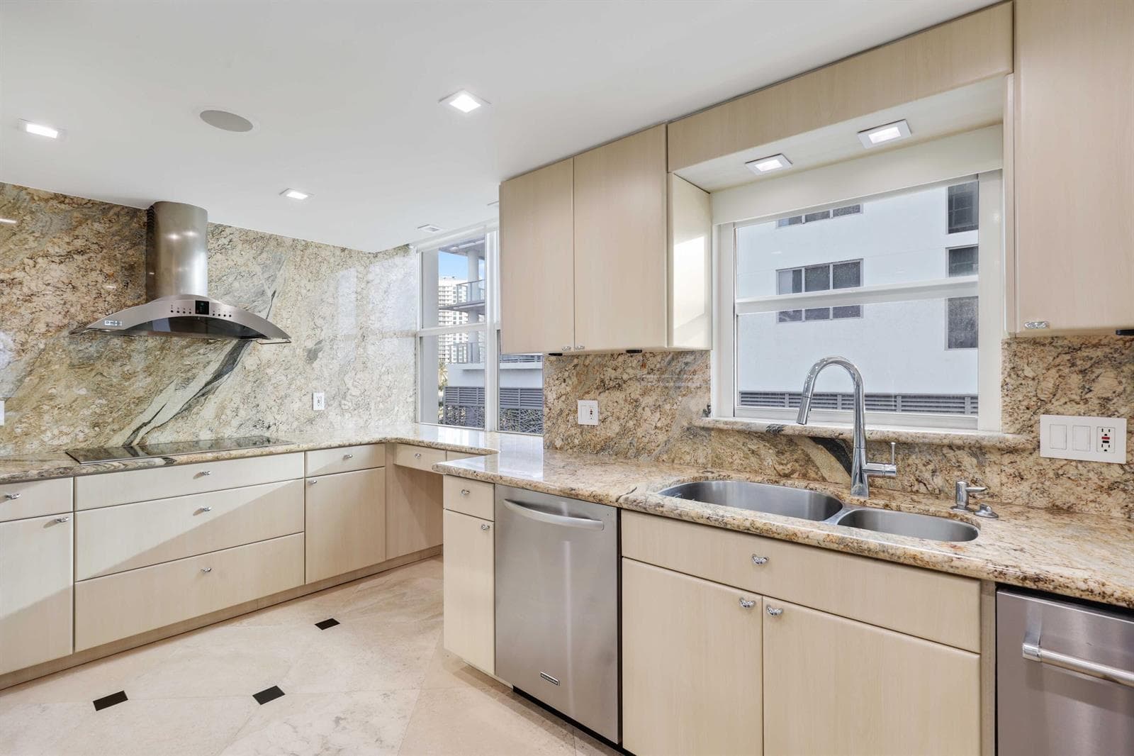 511 Bayshore Drive 401 photo 21