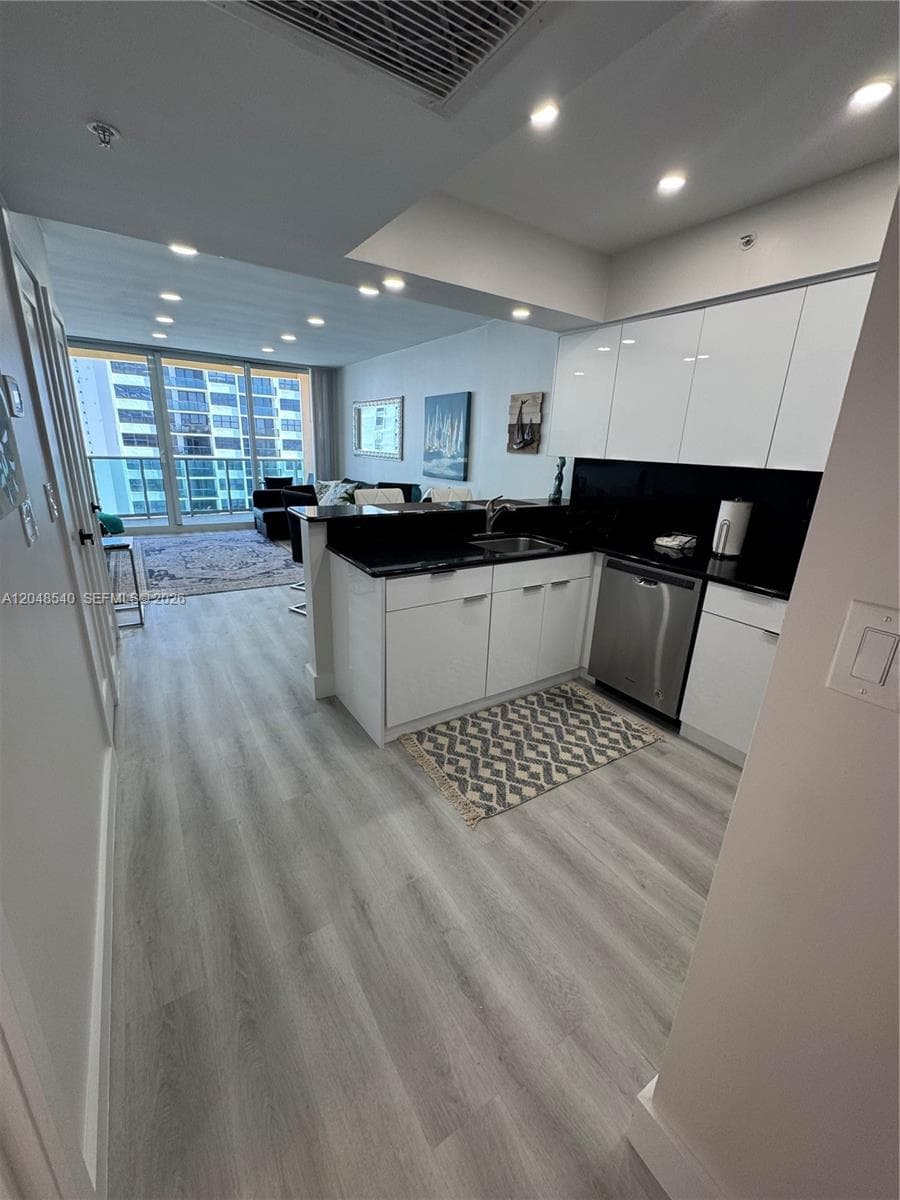 2501 S Ocean Dr PH05 photo 9