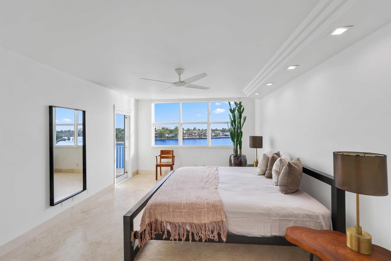 511 Bayshore Drive 401 photo 20