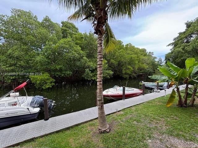 1860 Venice Park Dr 110 photo 3