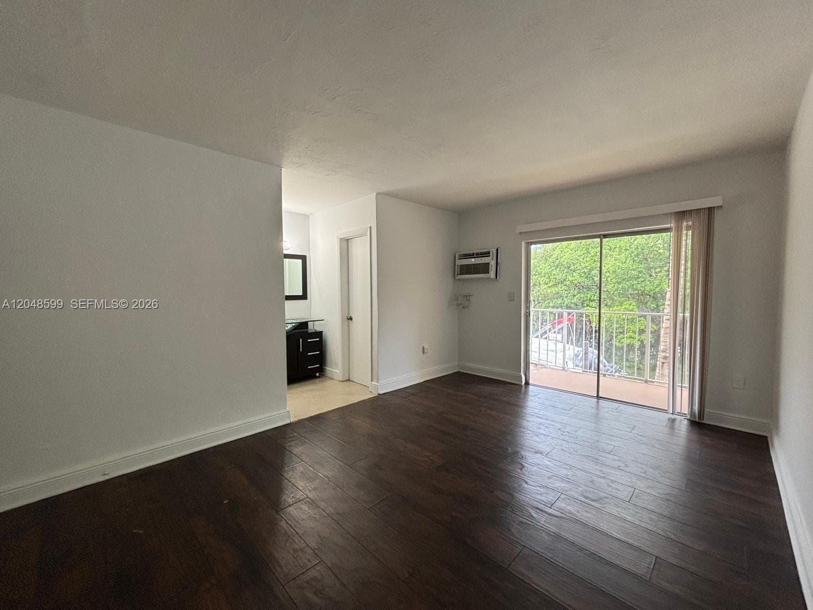 1860 Venice Park Dr 110 photo 10