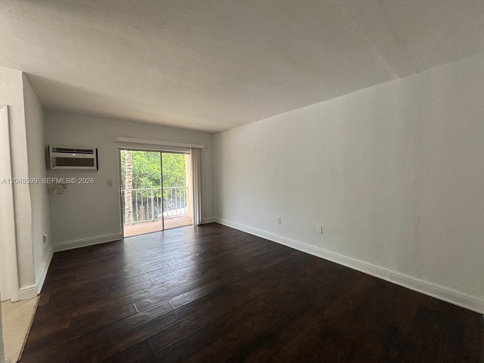 1860 Venice Park Dr 110 photo 11