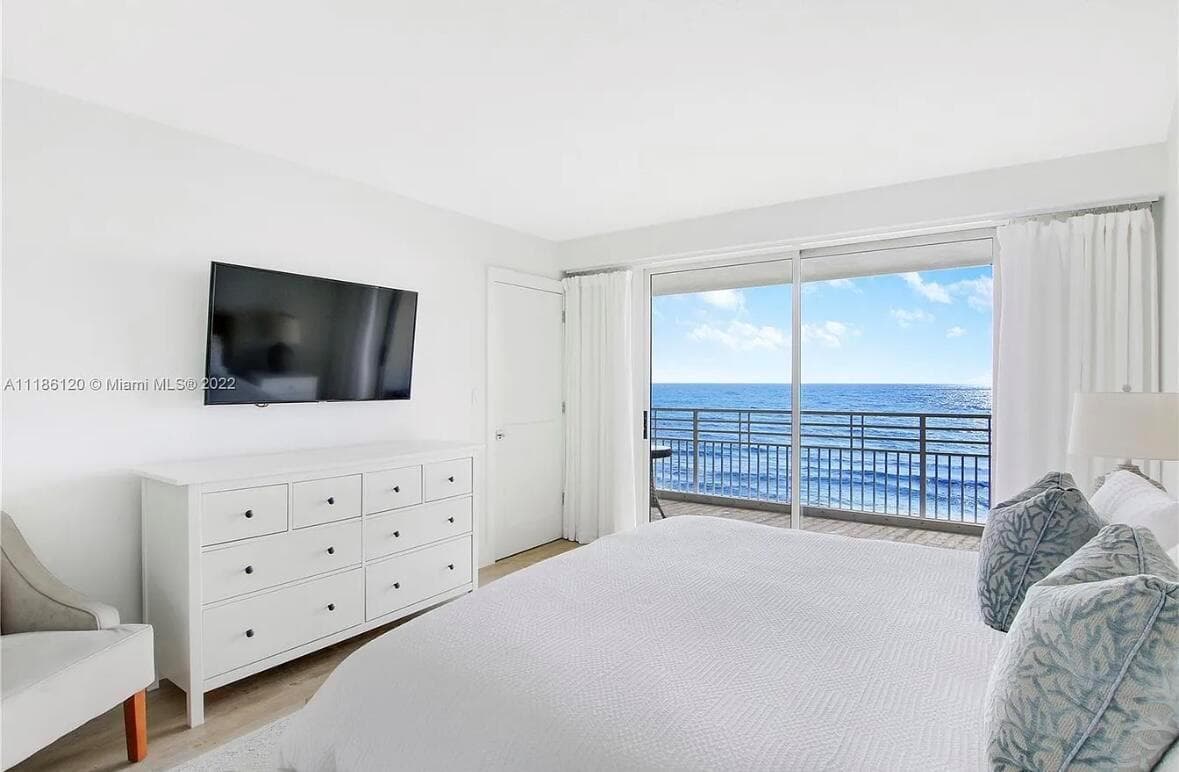 350 S Beach Road 401 photo 23