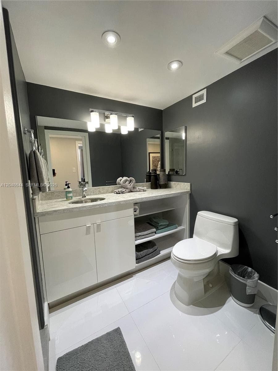 2500 PARKVIEW DR 1405 photo 22