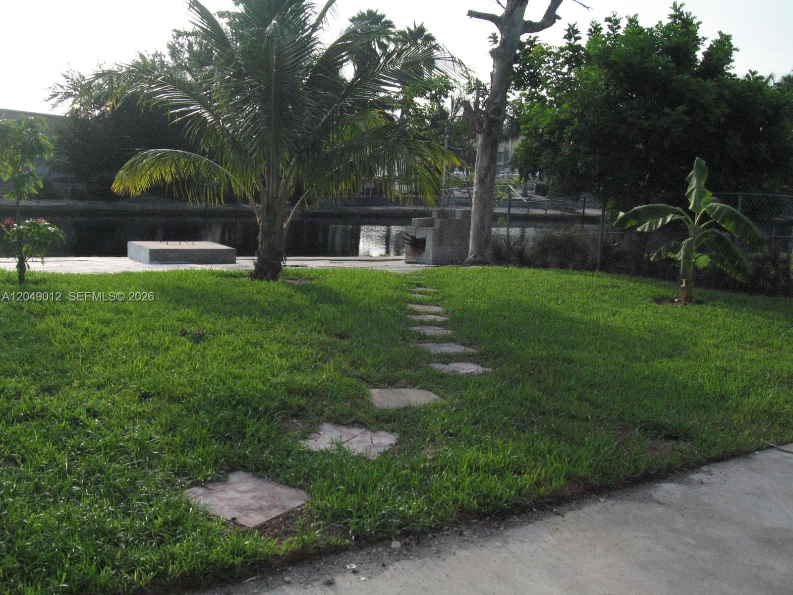 136 NW 14th Way . photo 1