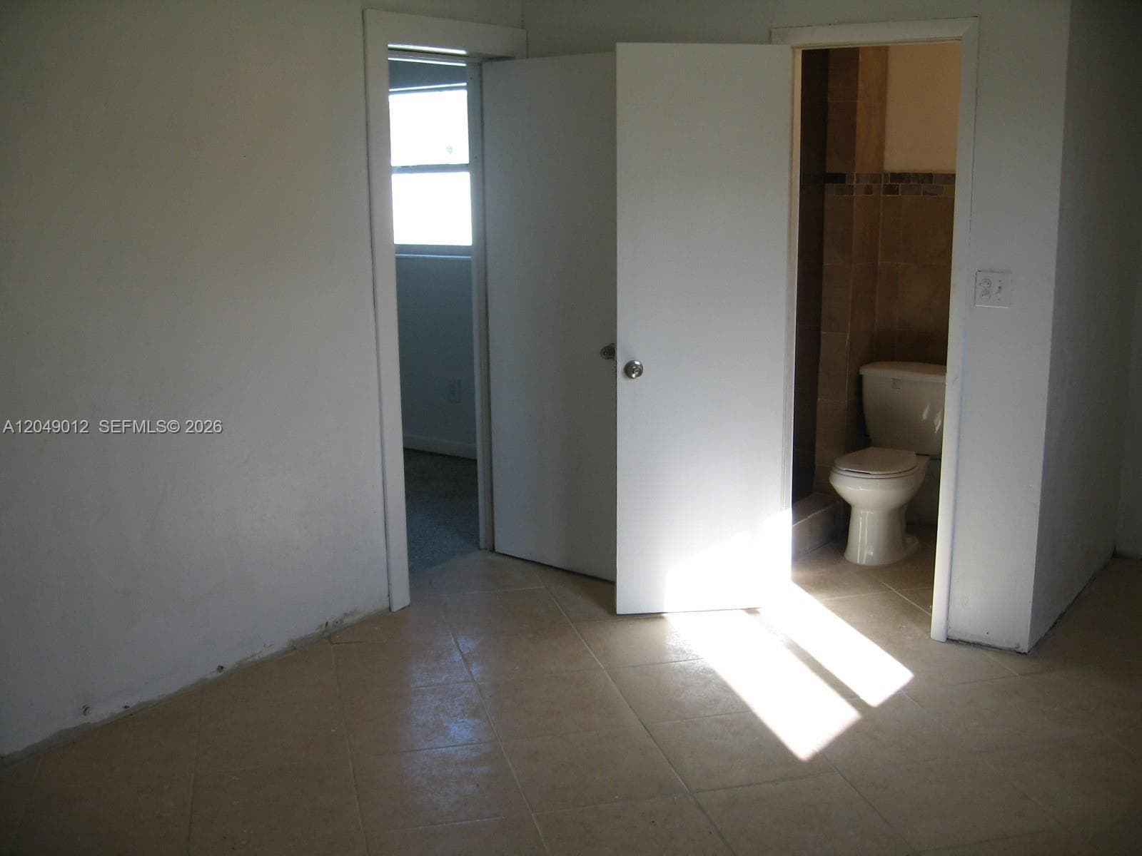136 NW 14th Way . photo 4