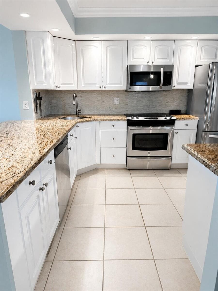 3111 NE 51st Street 301c photo 6