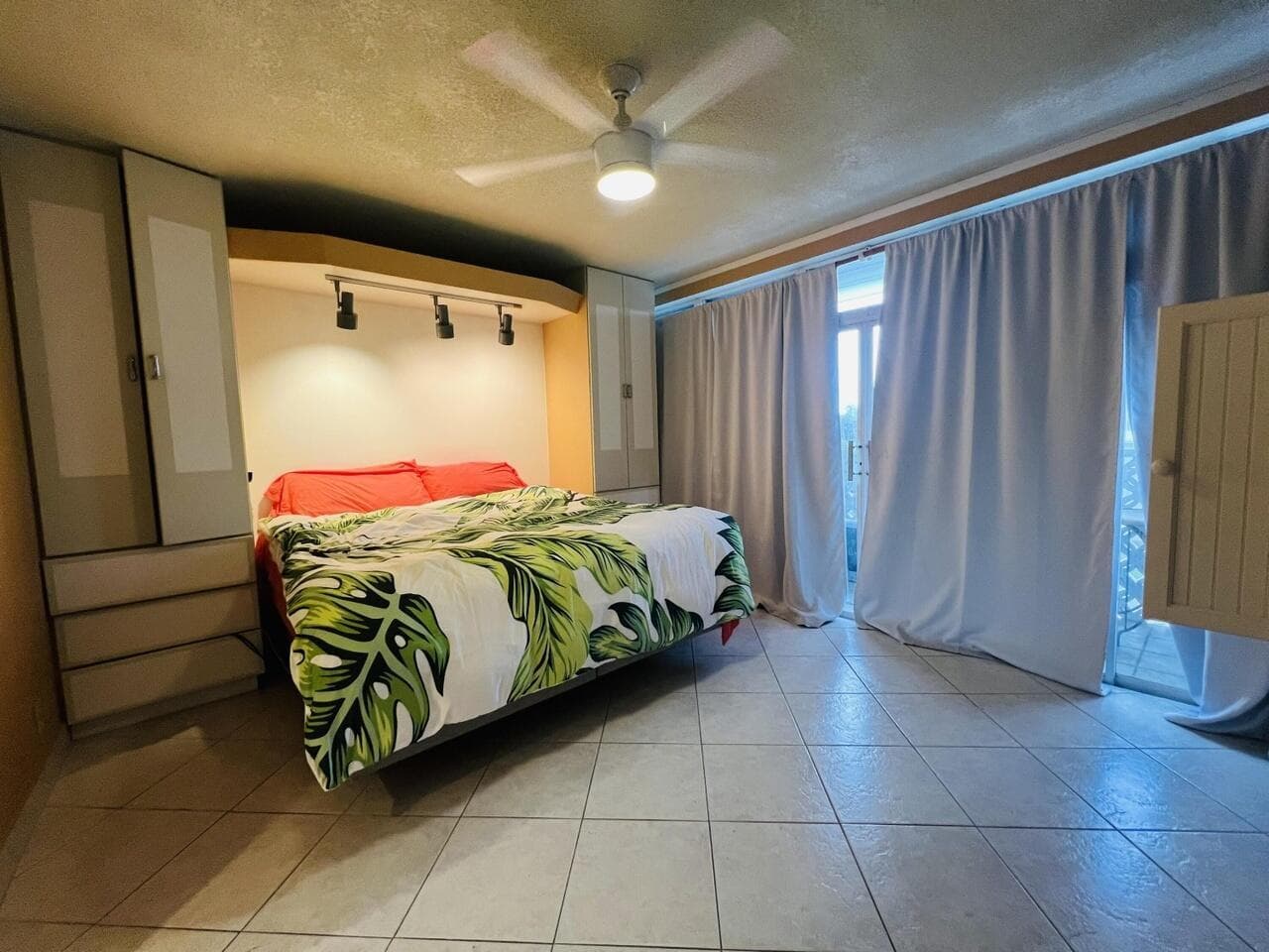 55 NE Spanish Trail 2040 photo 7