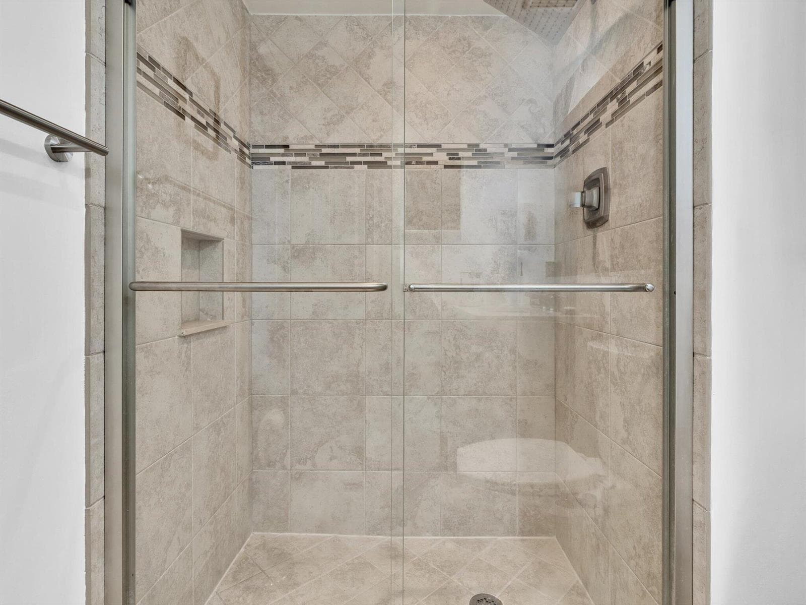 303 N Riverside Drive 503 photo 23