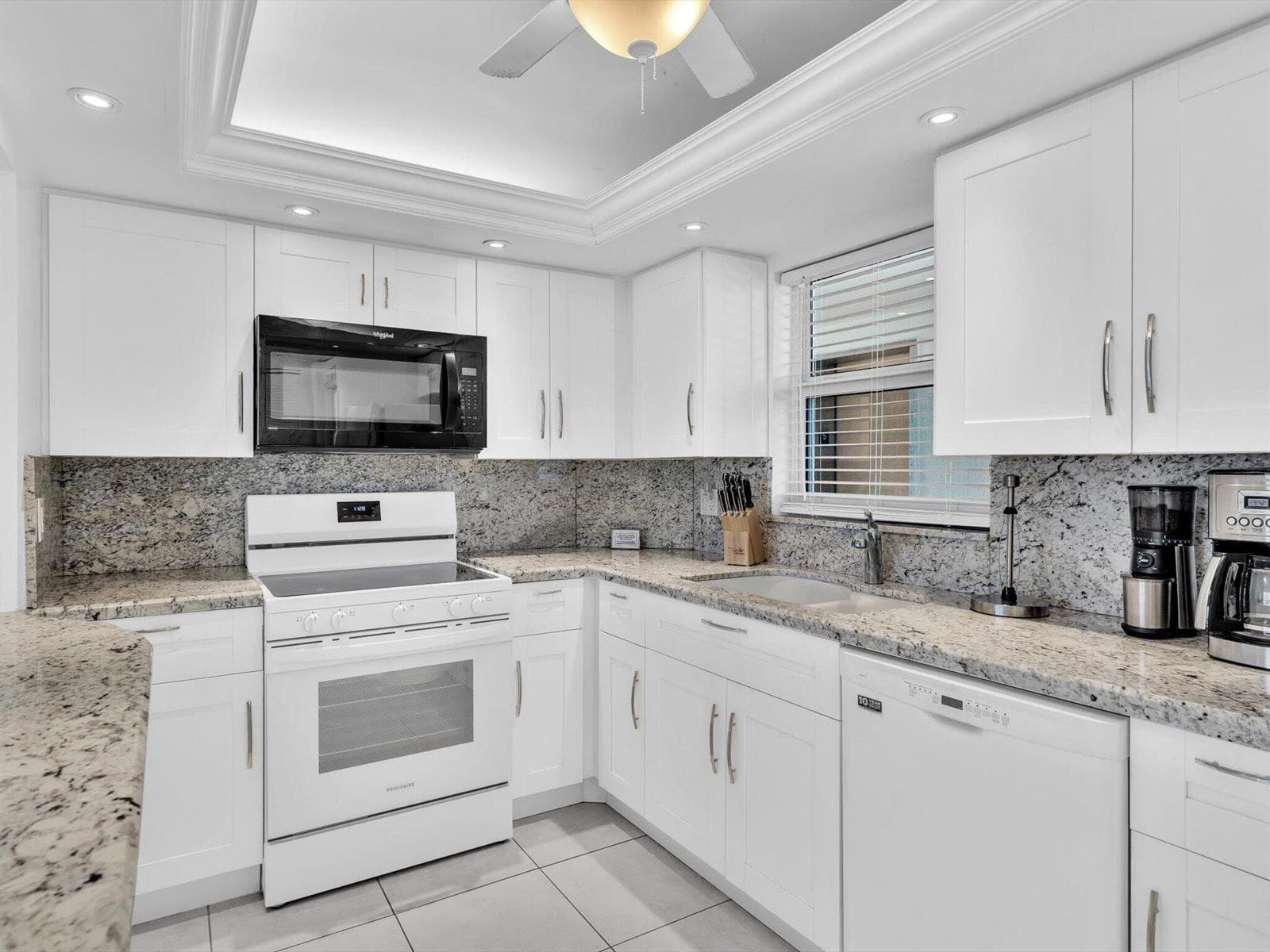 303 N Riverside Drive 503 photo 3