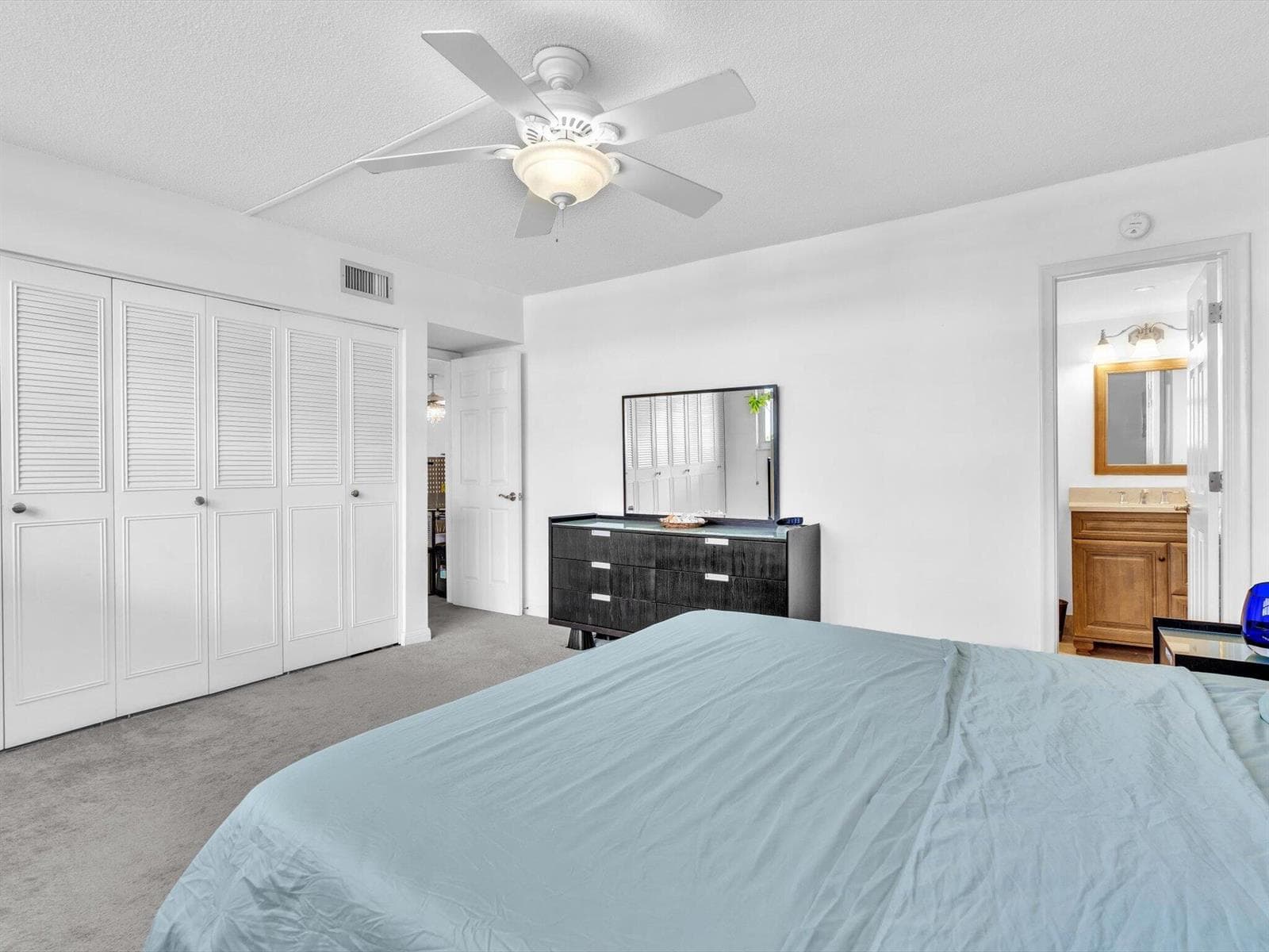 303 N Riverside Drive 503 photo 20