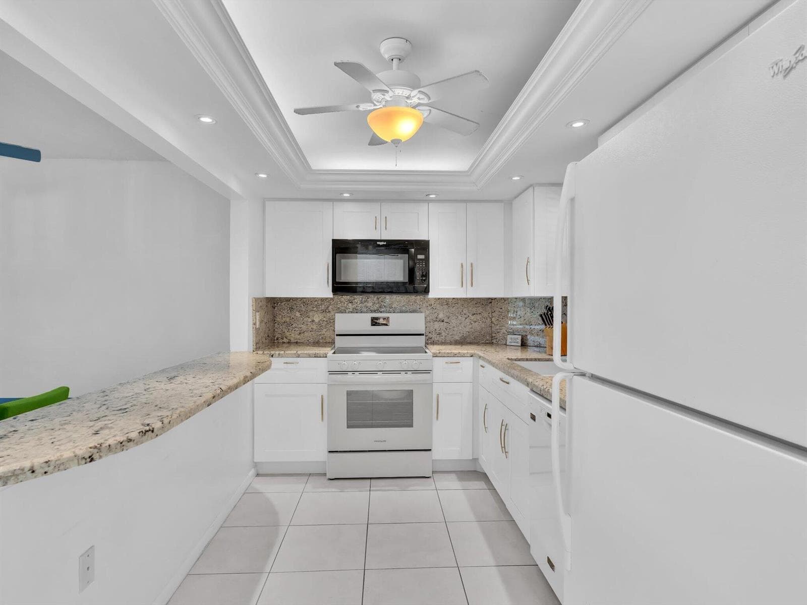 303 N Riverside Drive 503 photo 4