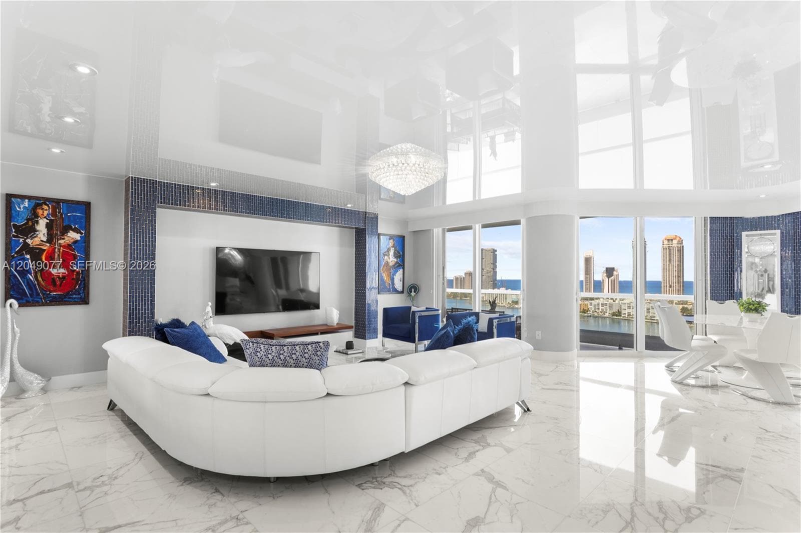 2600 Island Blvd 2603 photo 2