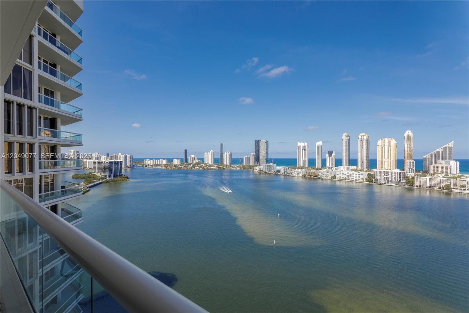 2600 Island Blvd 2603 photo 22