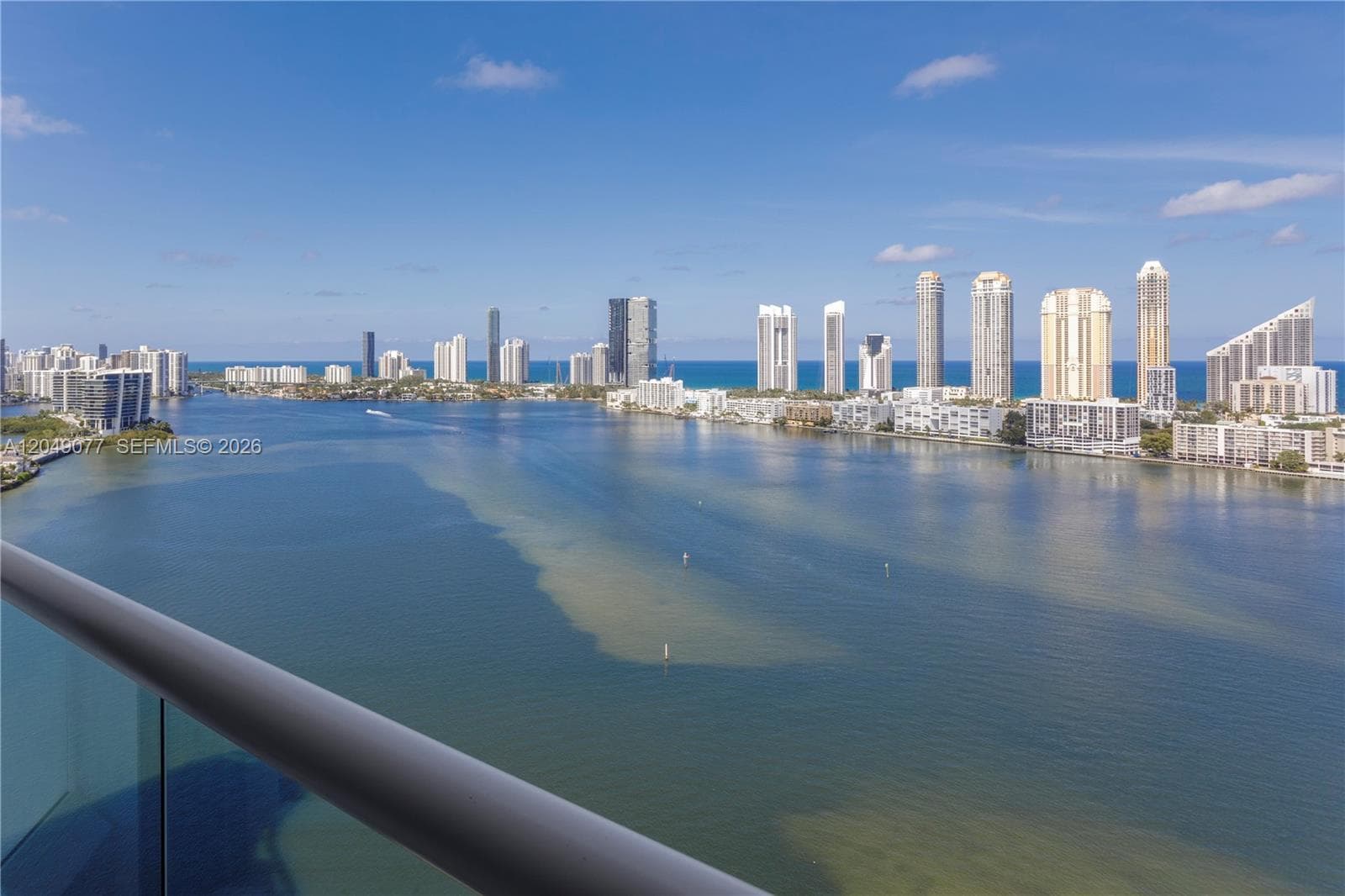 2600 Island Blvd 2603 photo 9