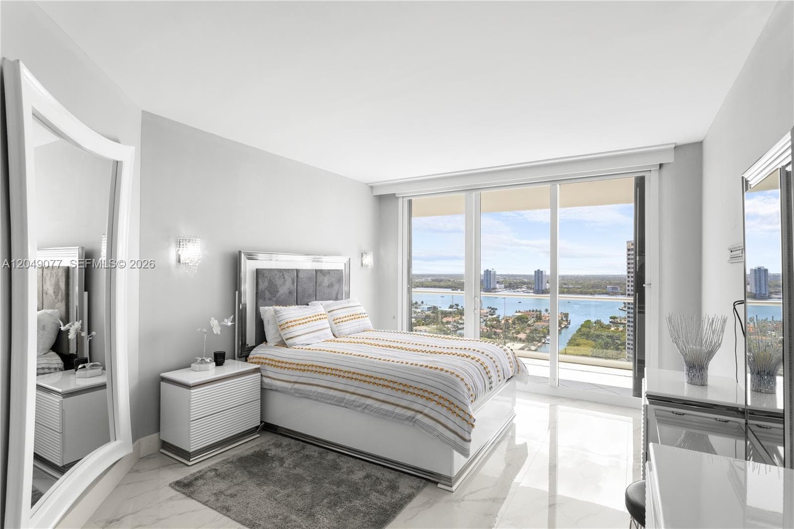 2600 Island Blvd 2603 photo 25