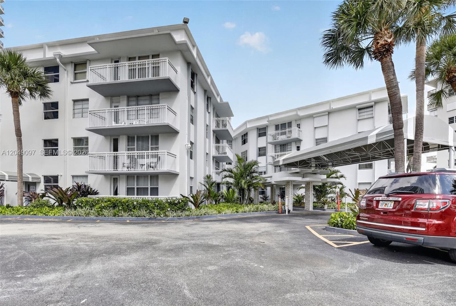 1913 S Ocean Dr 225 photo 3