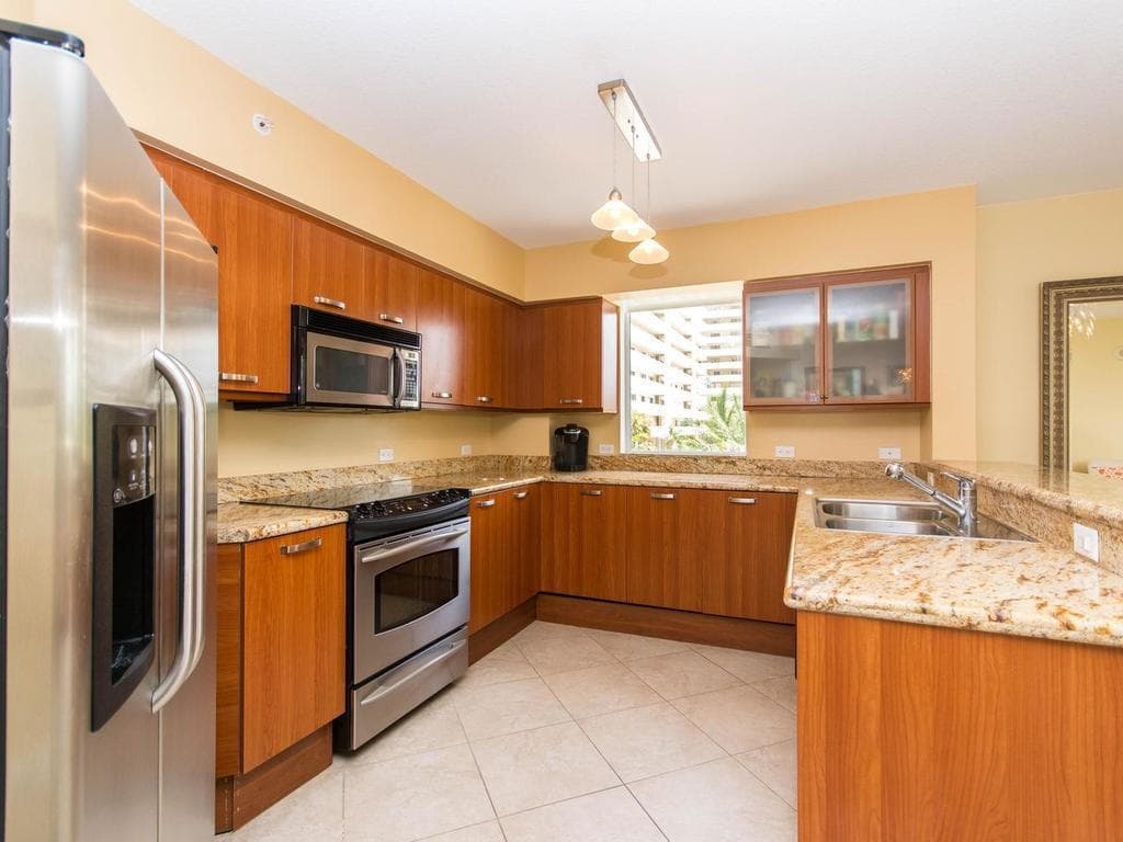 2001 N Ocean Boulevard 202 photo 4