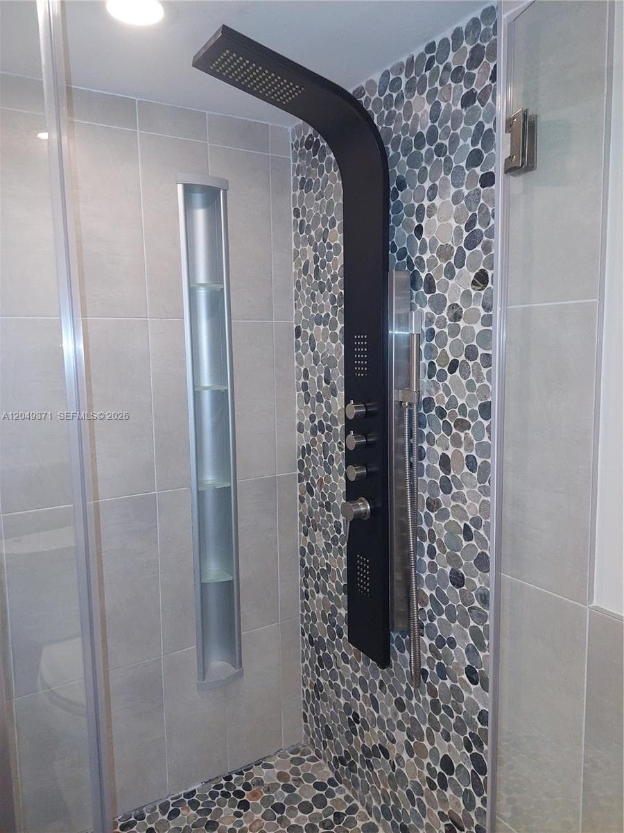 303 photo 11