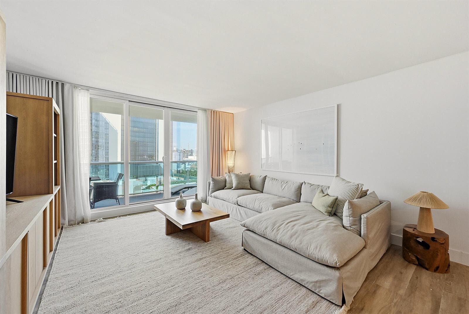 2301 Collins Avenue 1205 photo 4