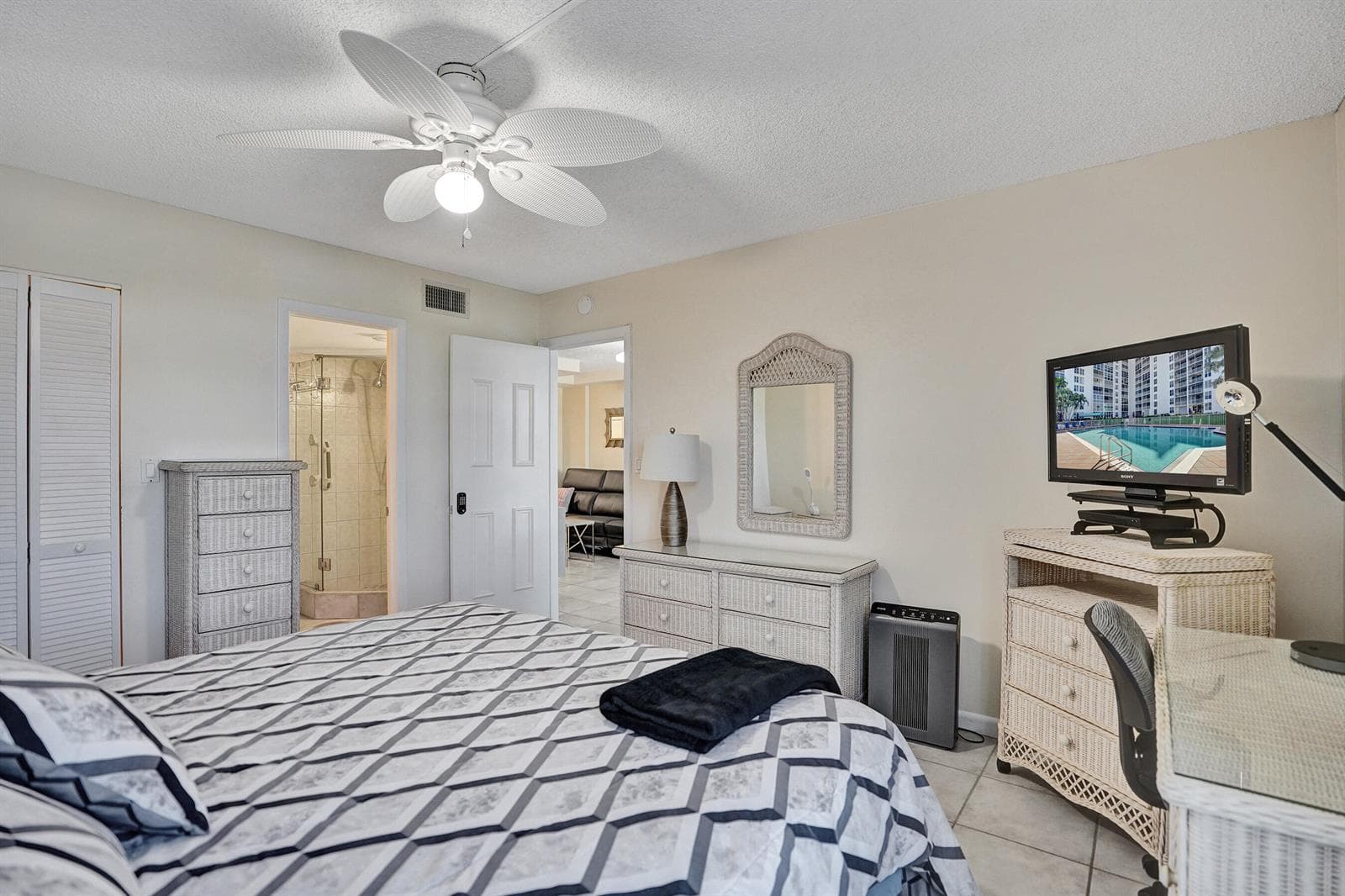 1391 S Ocean Boulevard photo 12