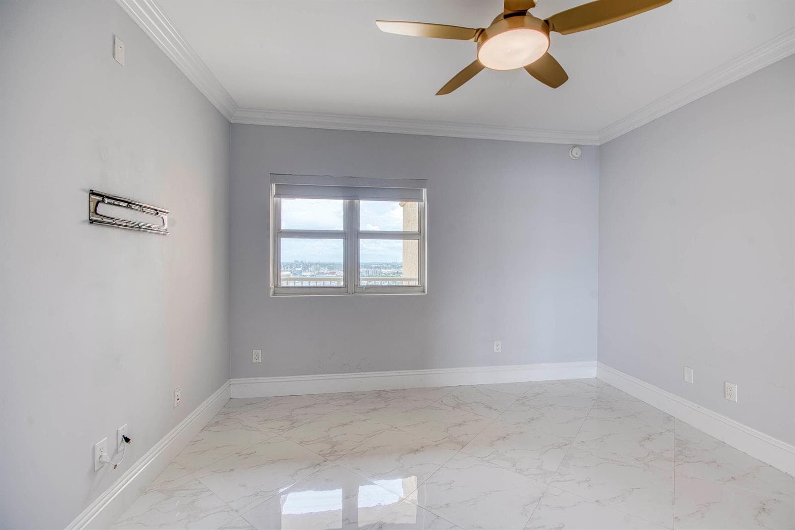 2650 Lake Shore Drive 2303 photo 22