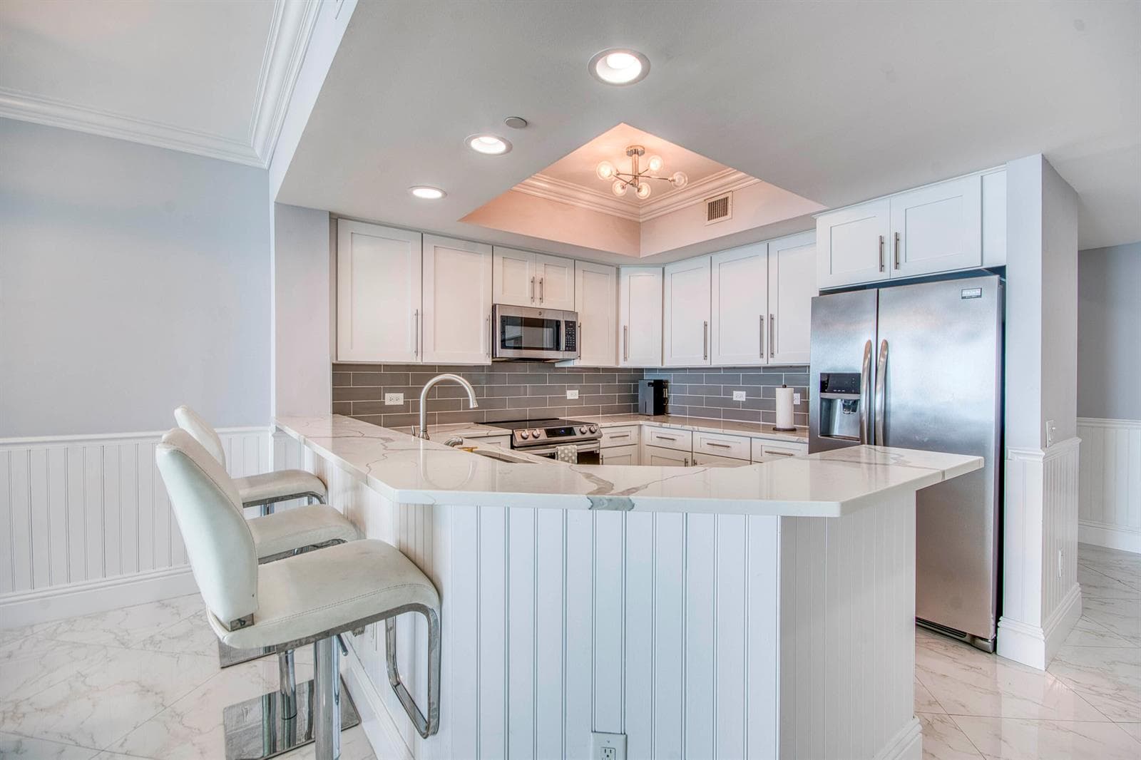 2650 Lake Shore Drive 2303 photo 4