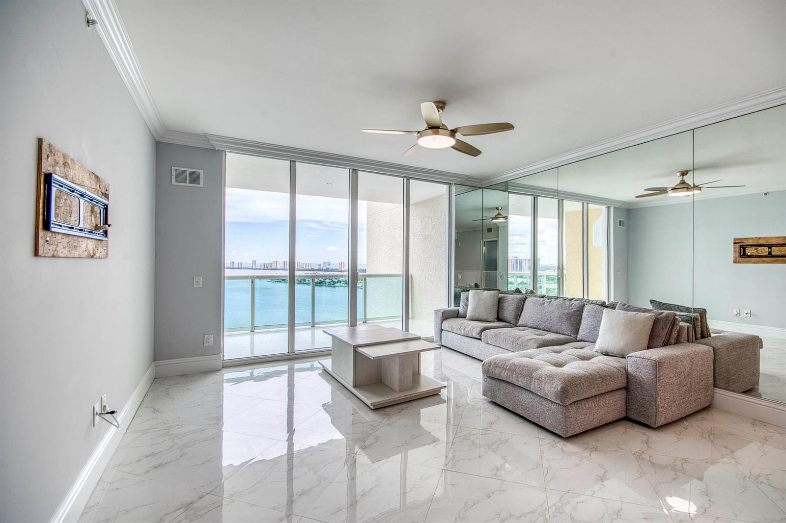 2650 Lake Shore Drive 2303 photo 8