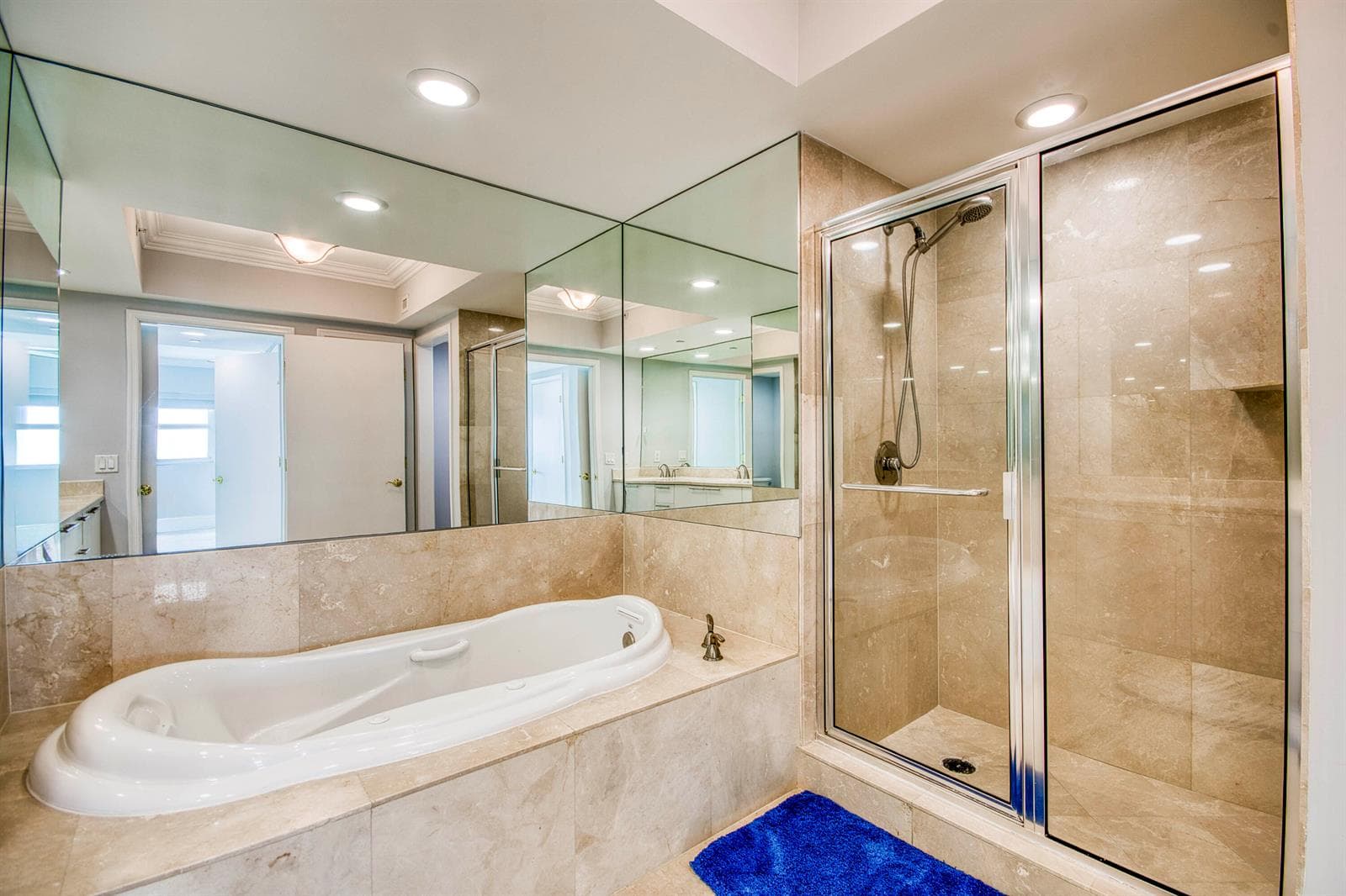2650 Lake Shore Drive 2303 photo 21