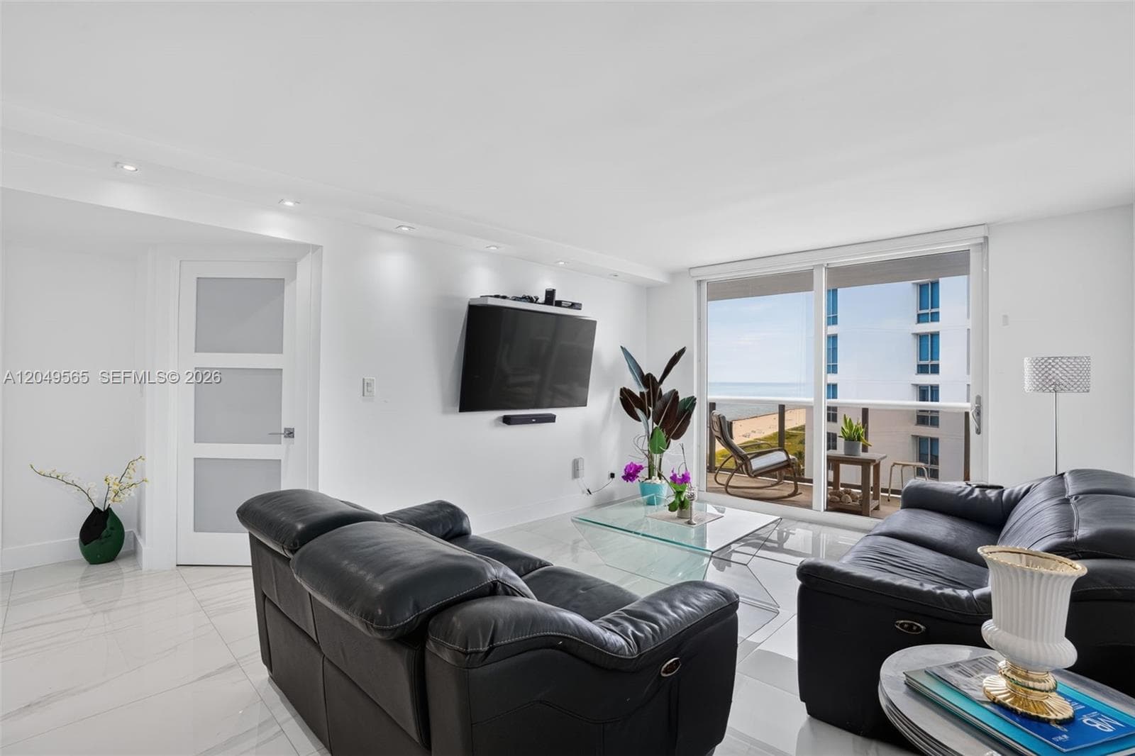 6039 Collins Ave 1624 photo 8