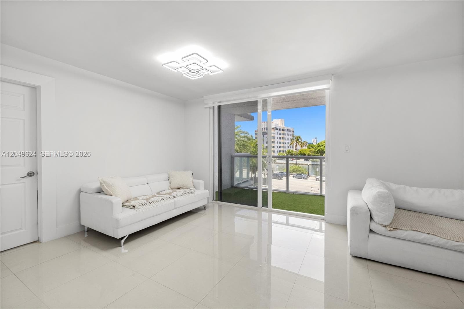 2457 Collins Ave 307 photo 19