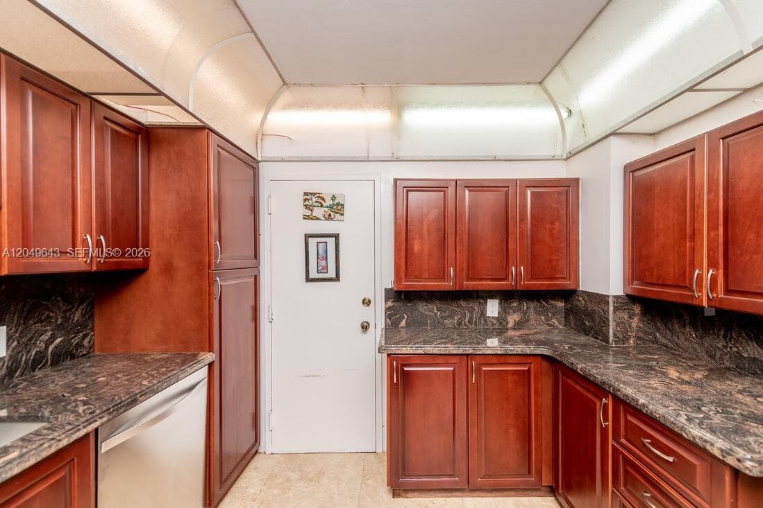 1985 S Ocean Dr 2Q photo 25