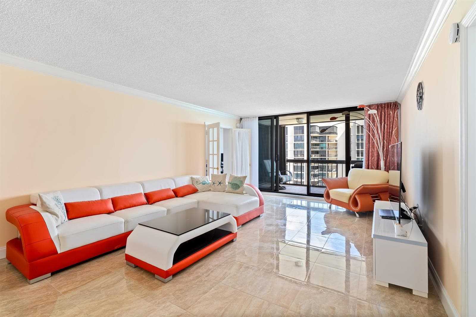5380 N Ocean Drive 22g photo 17