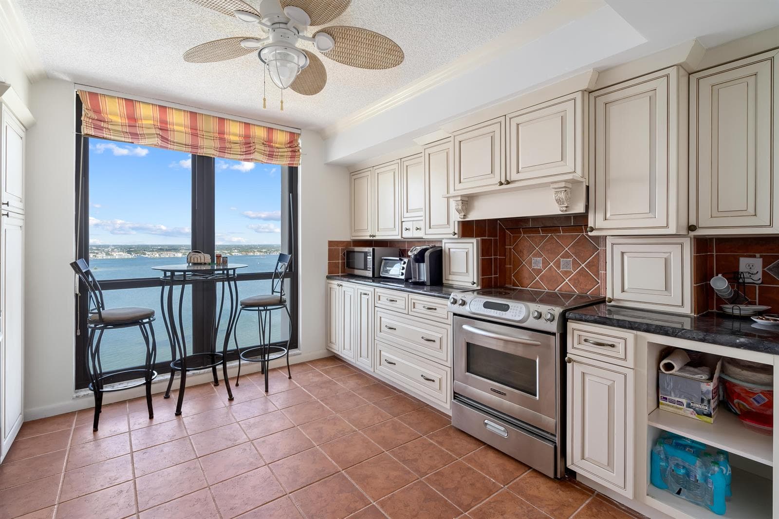 5380 N Ocean Drive 22g photo 24