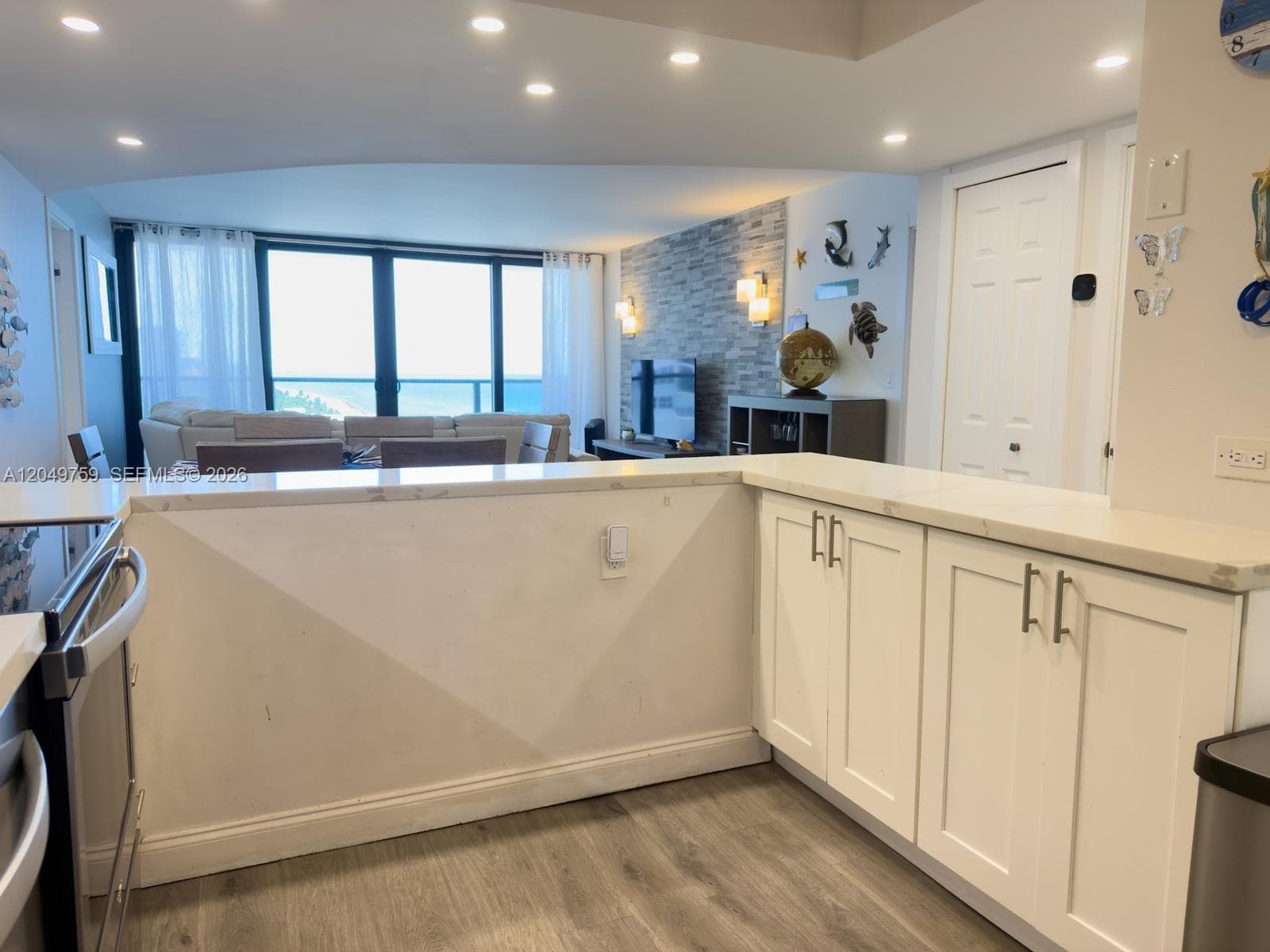 2301 S Ocean Dr 1404 photo 4