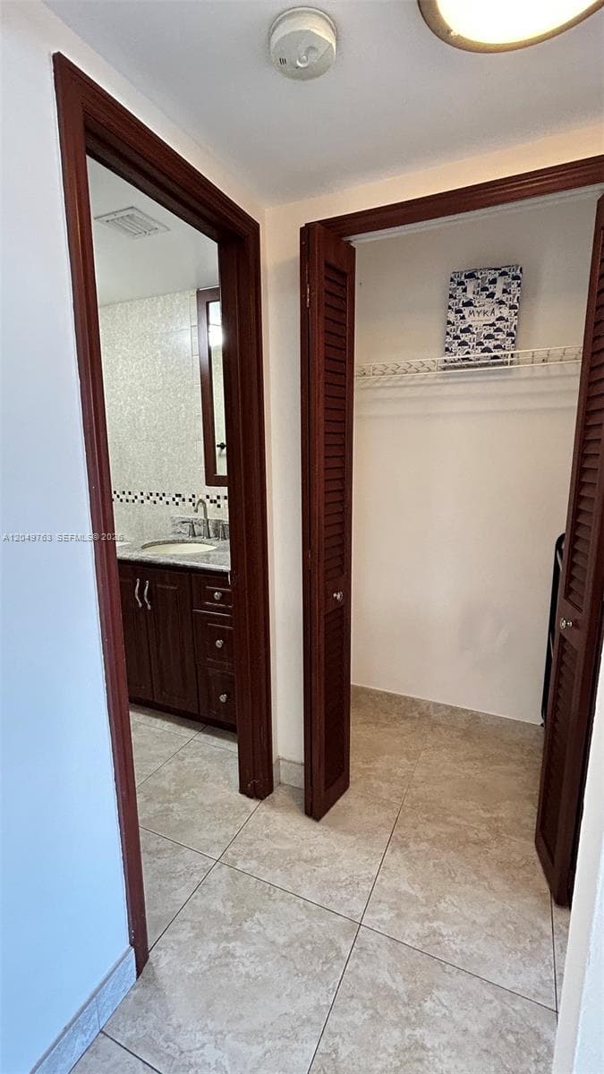 2899 Collins Ave 938 photo 10
