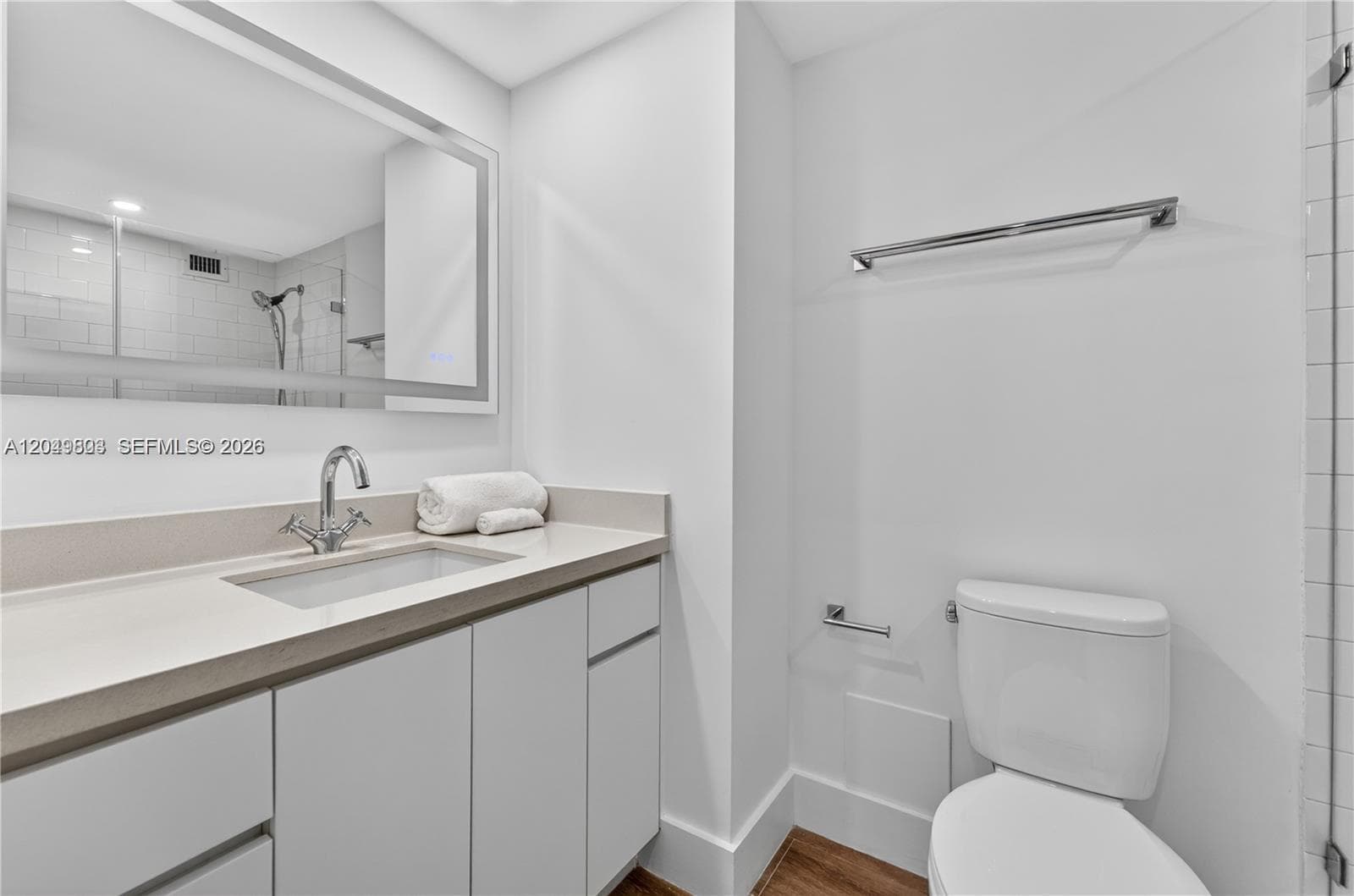 2301 Collins Ave 414 photo 20