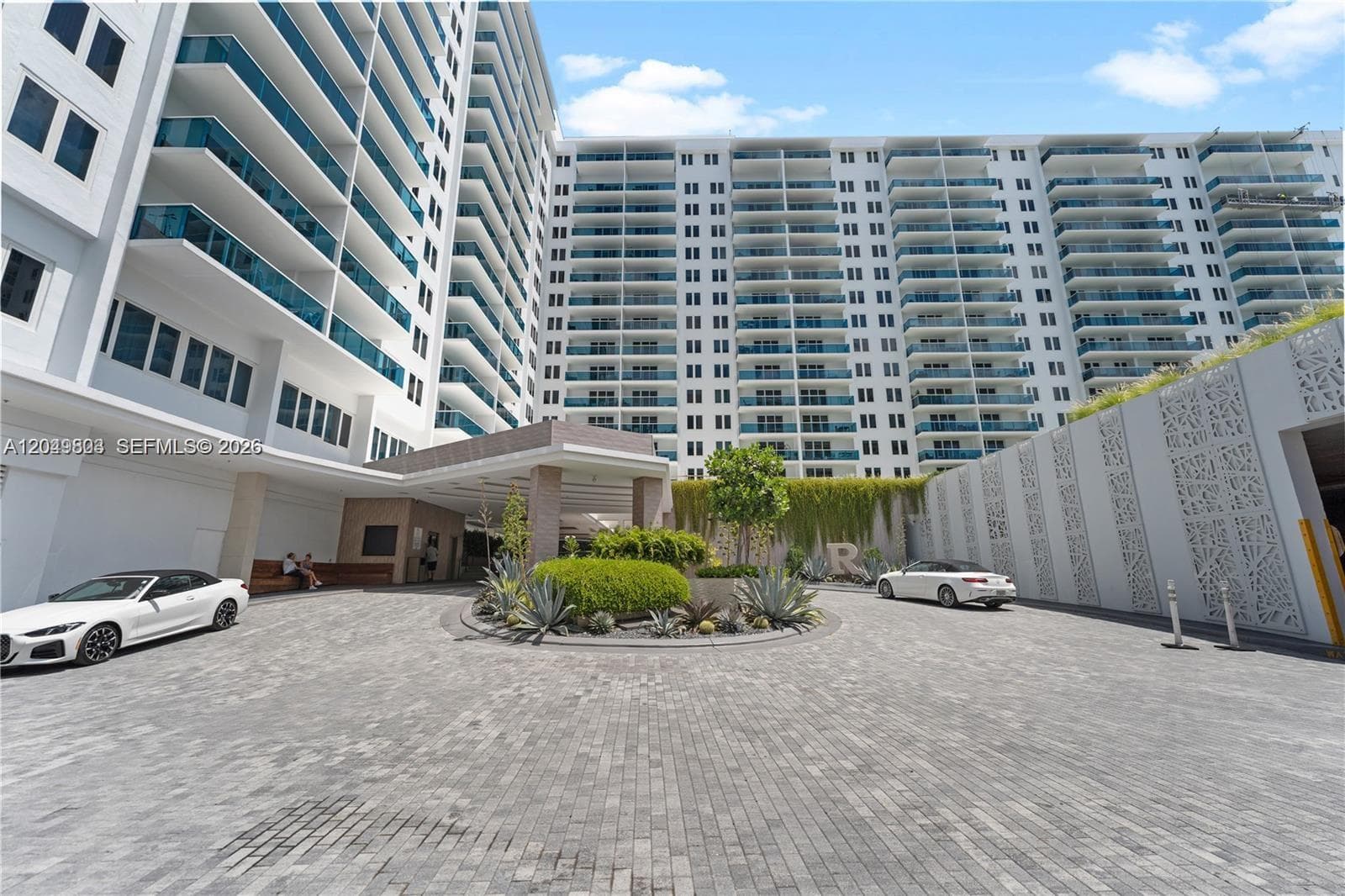 2301 Collins Ave 414 photo 11