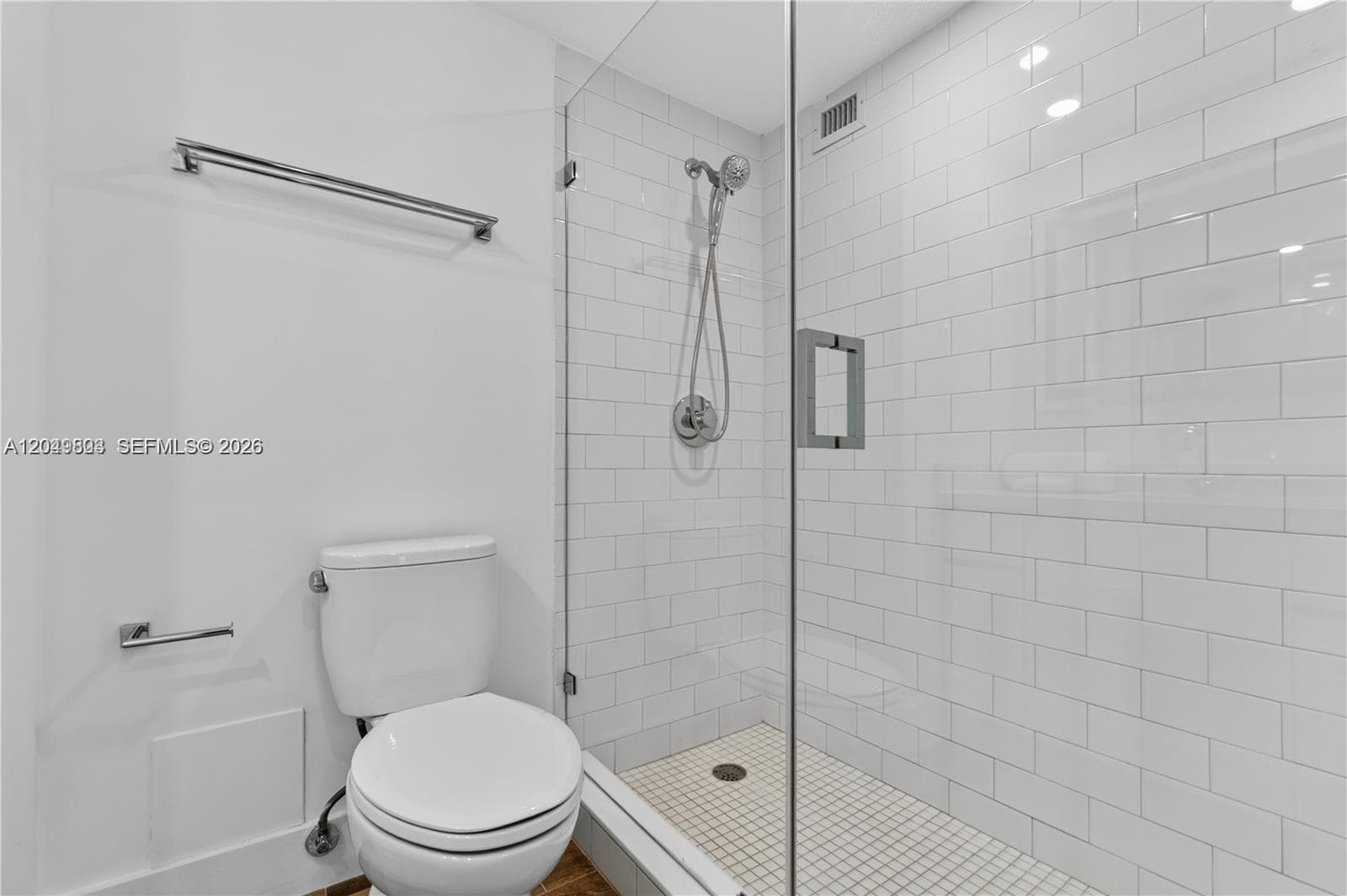 2301 Collins Ave 414 photo 19