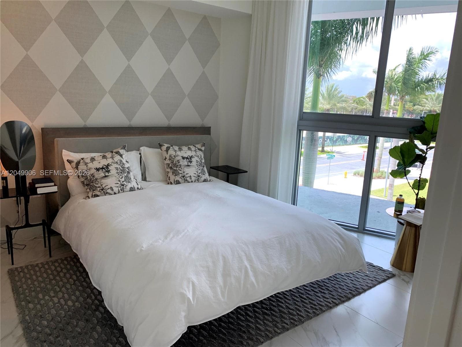 2000 W Metropica Way 1603 photo 9