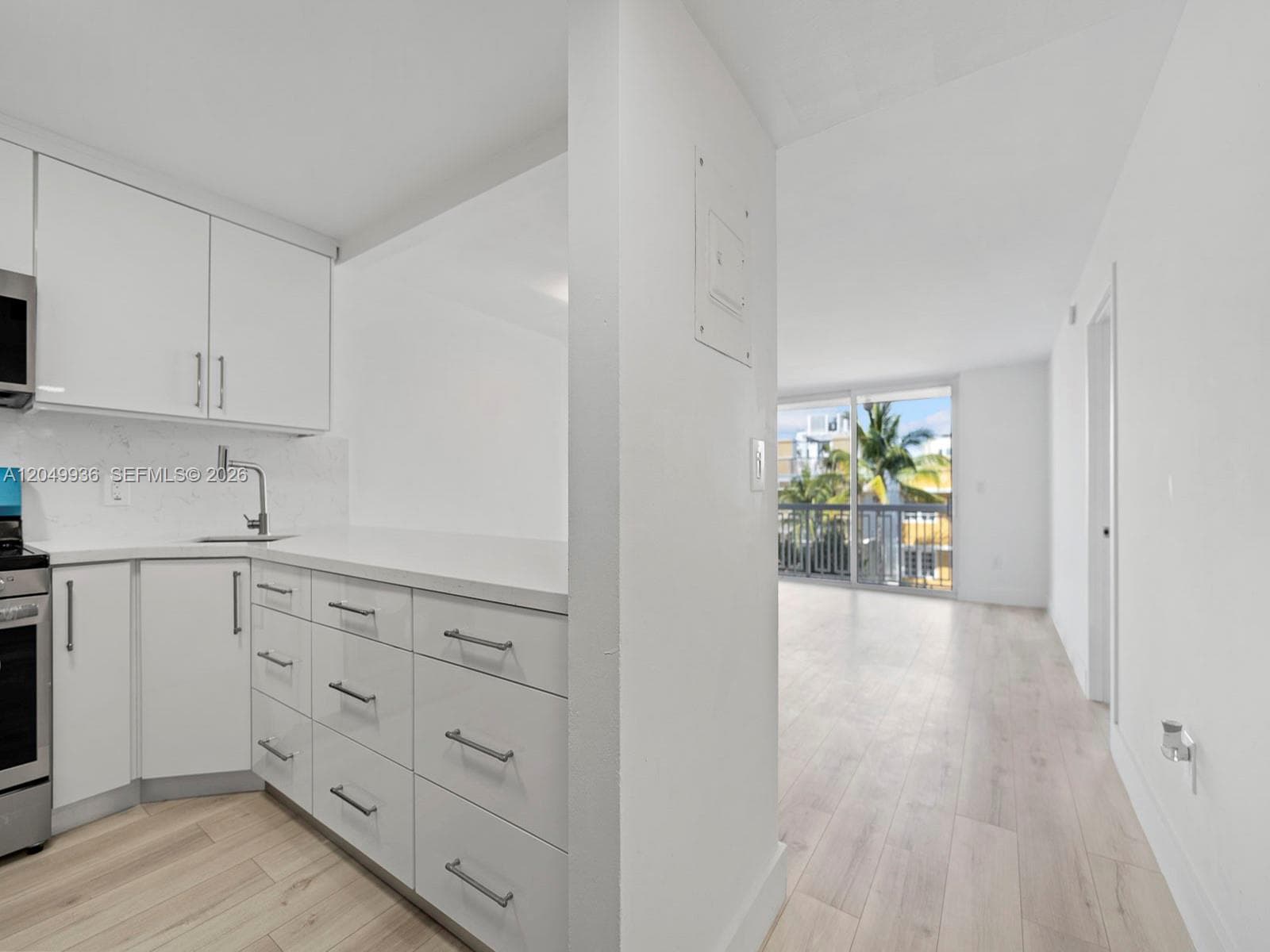 401 Ocean Dr 403 photo 2
